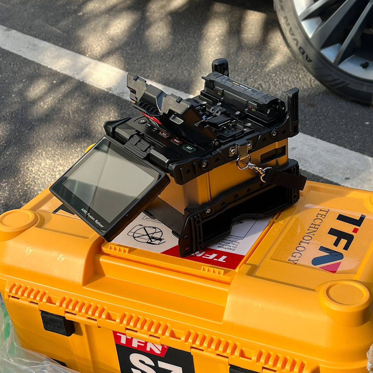 Empalmador de fibra óptica TFN S7 con seis motores